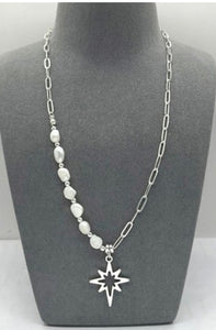 Necklace: Mixed With Pearl Box Chain Star Pendant (Silver/Ivory